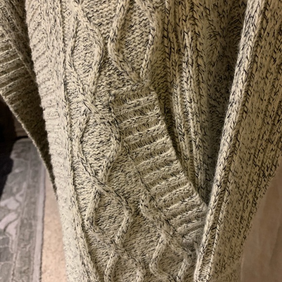 Asymmetrical sweater - Picture 7 of 8